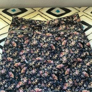 Floral jacquard mini skirt